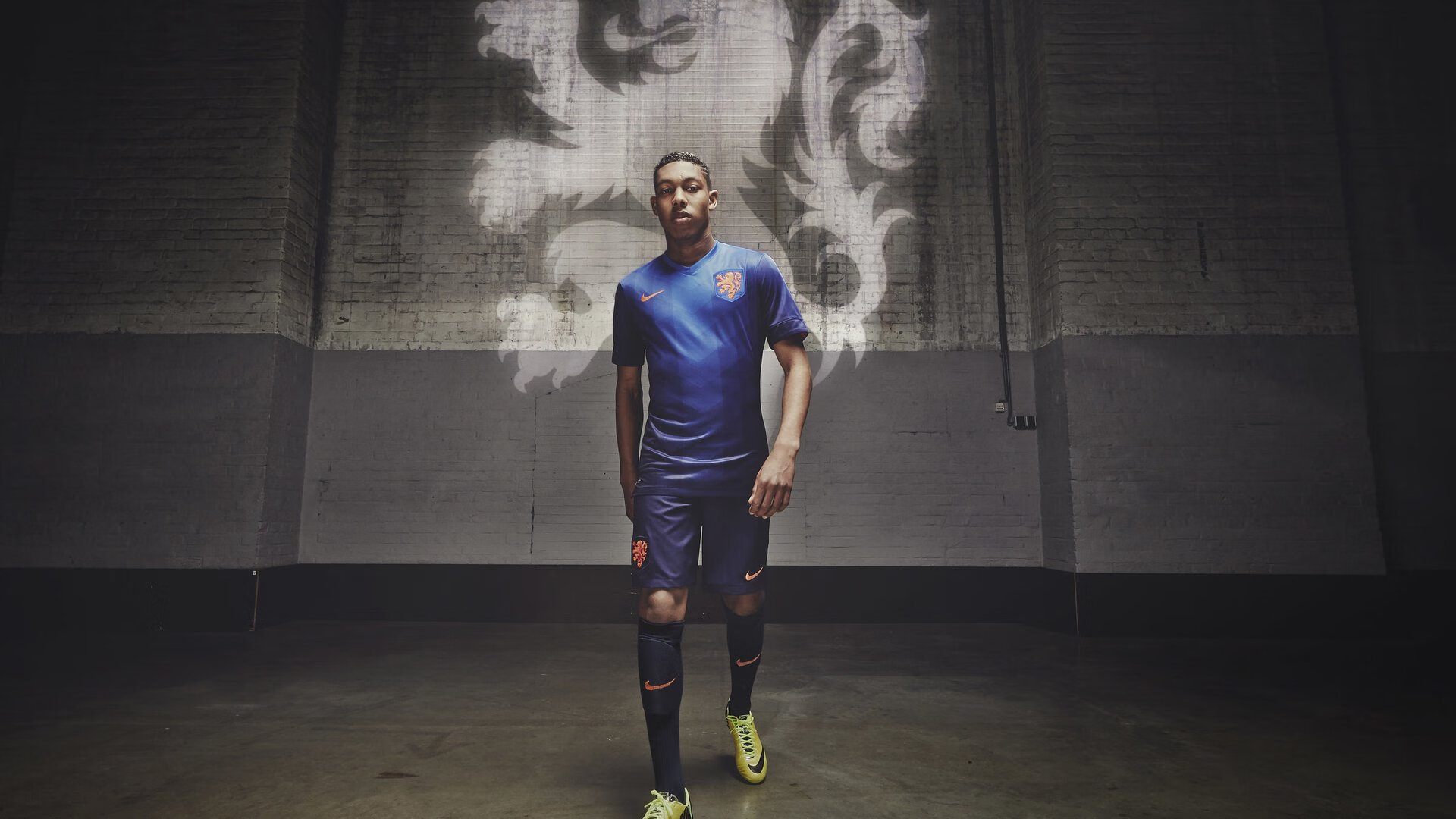 跨界传奇，皮克F1首秀称王，皇家社会力克乌拉圭背后的体育资本新棋局