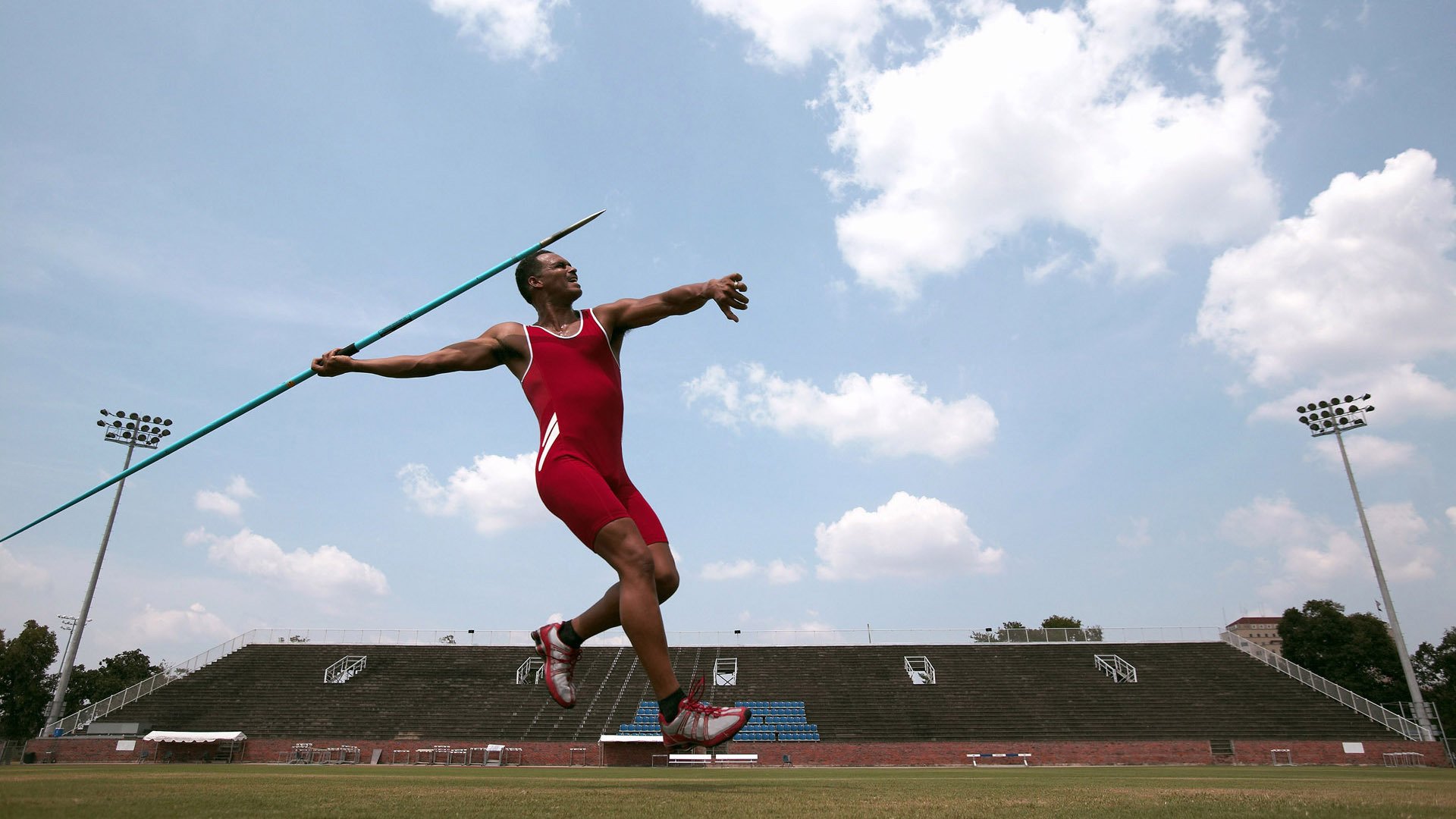 掘金击溃太阳，马克西在年度焦点之战接管比赛